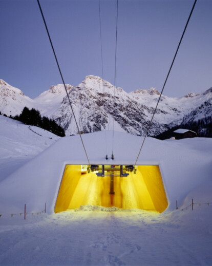 Carmenna chair lift stations