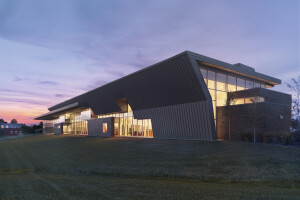 Montrose Cultural Centre - Grande Prairie Central Library and Art Gallery