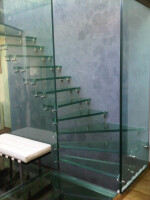 Double quarter turn glass staircases : Gravity