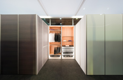 DRESS-A-WAY, made-to-measure wardrobes