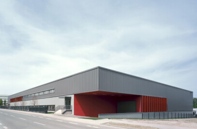 Workshop building for the roofing company Willy A. Loew AG