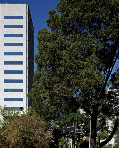 Office Building in Los Militares Street 