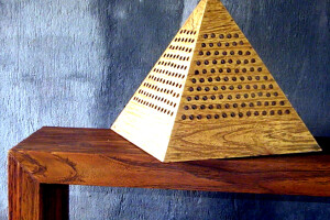 pyramida lamp