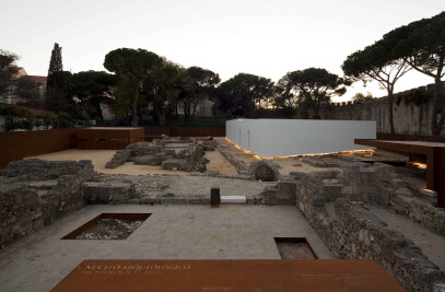 Palimpsest and Palindrome: The Musealization of the São Jorge Castle’s Praça Nova Archeological Site