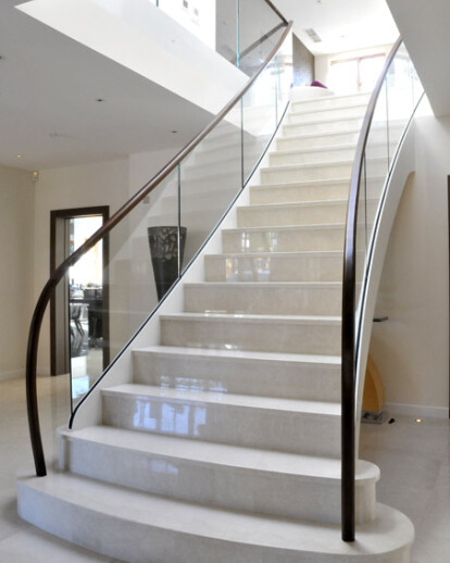 LINKSWAY - Staircase constructed from steel, glass and marble