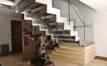 Metal Straight Staircase - Elite Metalcraft Co Ltd.