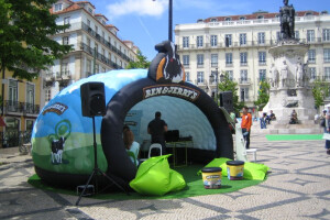 The Luna. The Inflatable Pop-Up shop that will install in minutes!