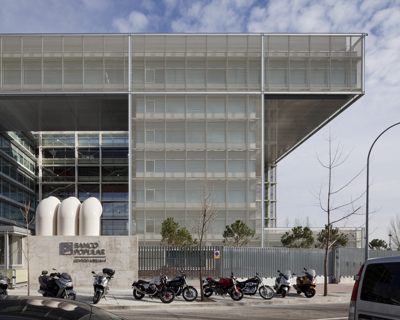 https://archello.com/story/16880/attachments/photos-videos/4 photo_credit © Lluis Casals