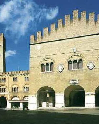 Palazzo dei Trecento Stained Glass Window Roundels restoration