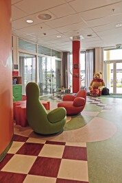 Children&amp;#039;s Department at Ålesund Hospital