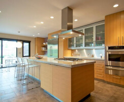 Generous kitchen for meal preparation or entertaining