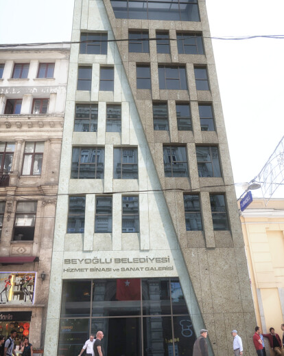 Municipality of Beyoglu Offices &amp; Art Gallery 
