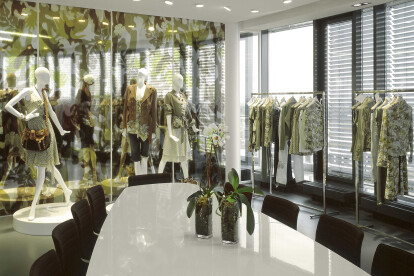 Laurel_showroom_Munich