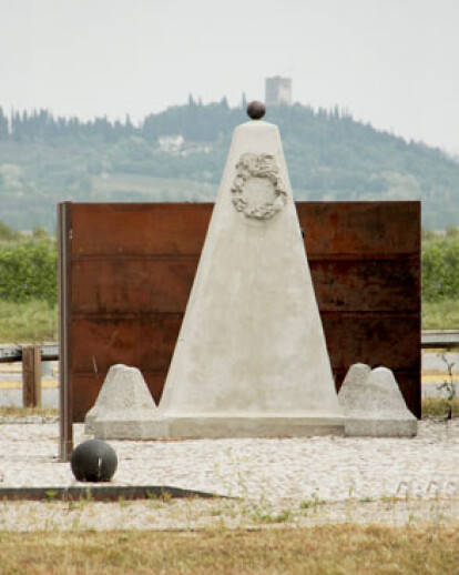 MONUMENTO AL GENERALE AUGIER