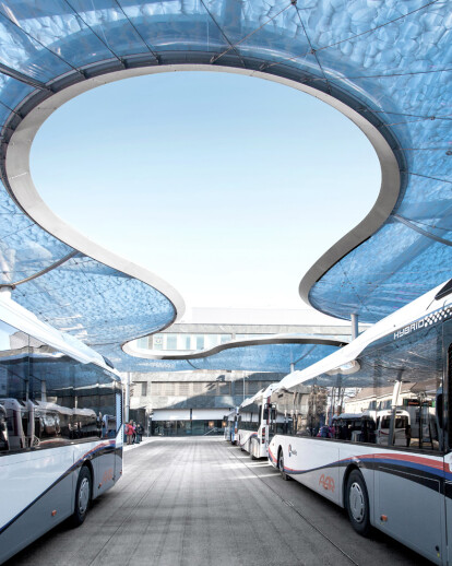 Aarau Bus terminal and station square