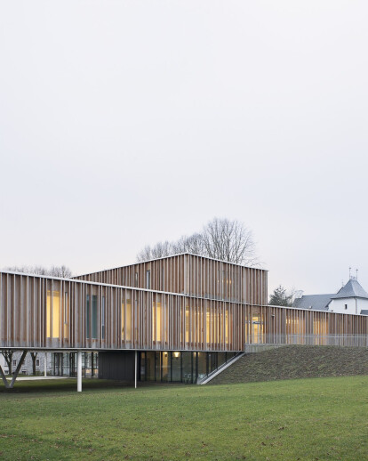 Town Hall in Montigny-le-Tilleul