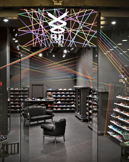 Run Colors sneaker shop