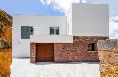 Courtyard house of stone