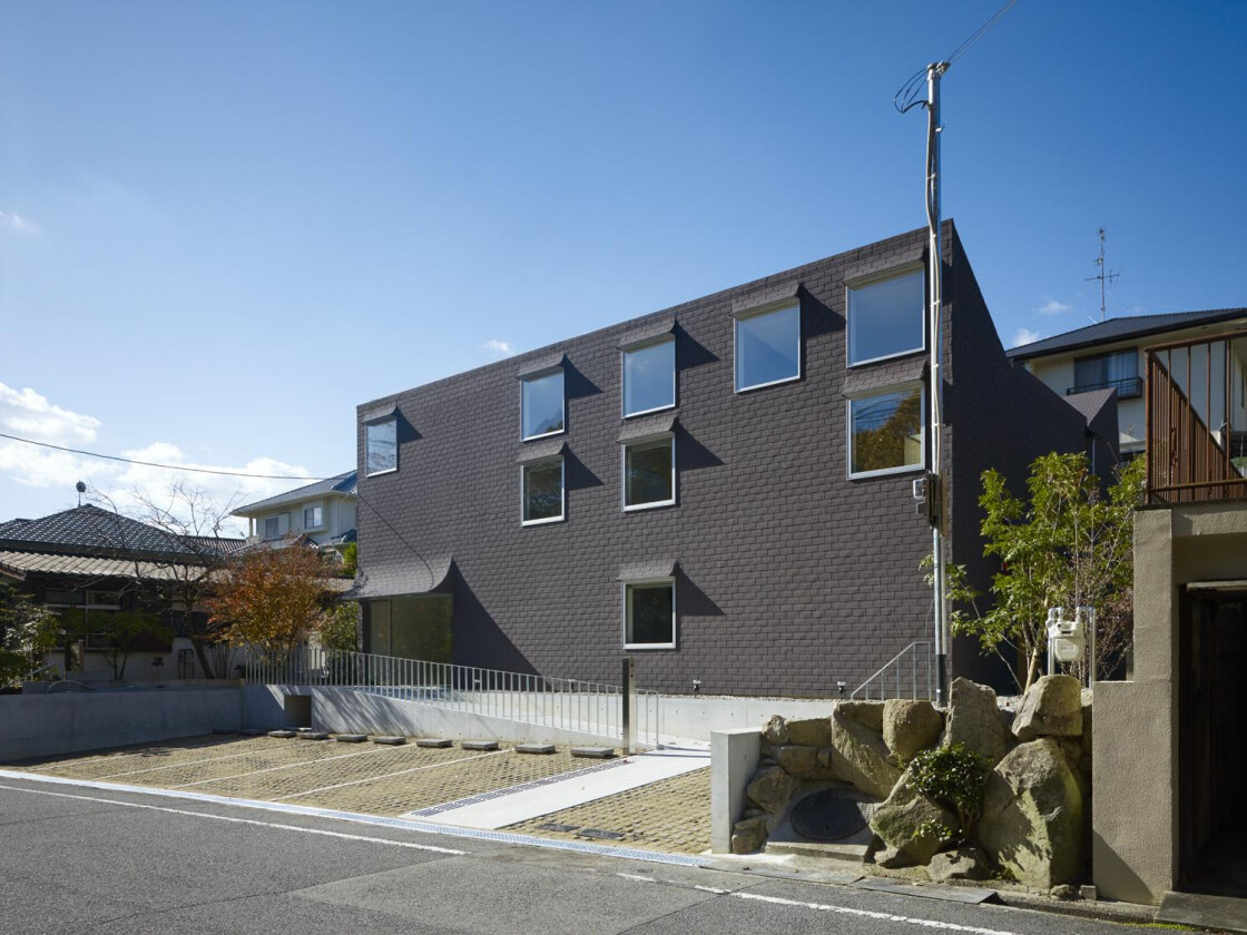 Atlas house
