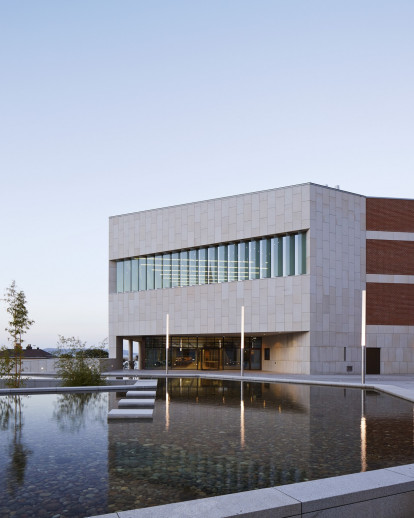 dlr LexIcon. Contemporary library