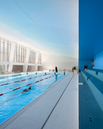 Restructuring and extension of swimming pool in Bagneux