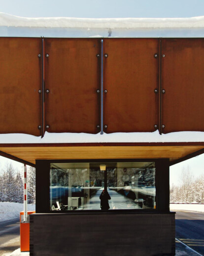 Valcartier Corten Steel Sentry Box