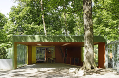 Wildlife observation pavilion at Bern zoo