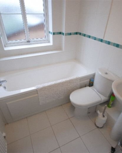 High end studio flat within Wigan