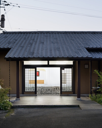 Maruhiro- Hasami ceramics Flagship store