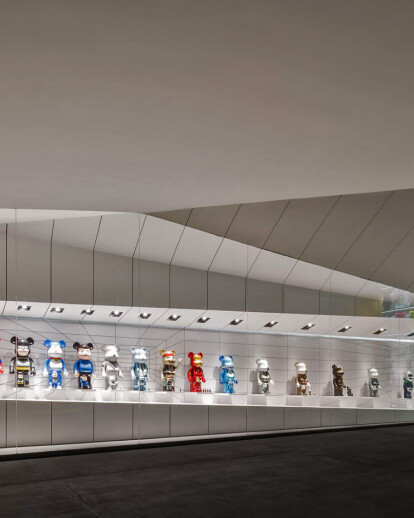 Be@rbrick Cabinet