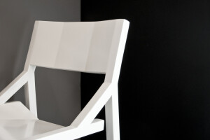 Kamon chair