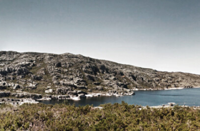 Embraced Quietude - Bathhouse in Serra da Estrela