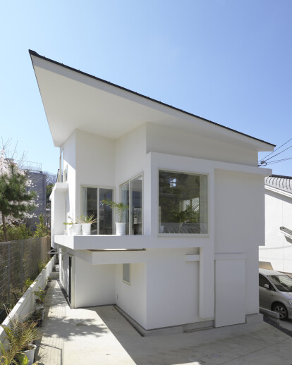 The Corner house in Kitashirakawa 