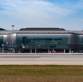 Hong Kong International Airport Midfield Concourse fully operates