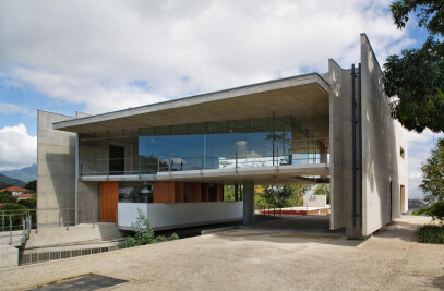 HOUSE IN RIO DE JANEIRO