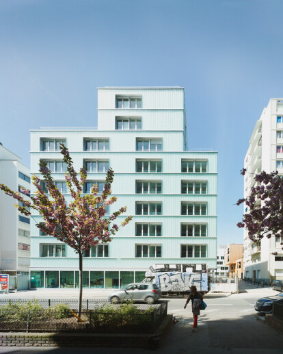 Mixed-use in Rue de Lourmel