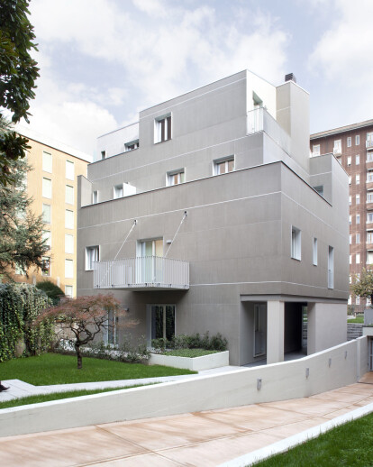 Residential Building in Via Bellincione
