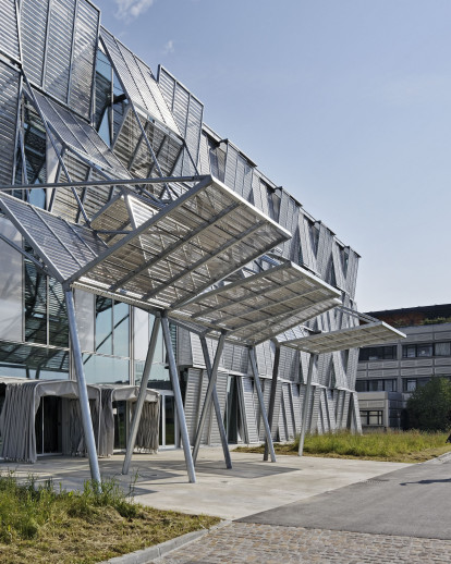 ÉCOLE POLYTECHNIQUE FÉDÉRALE DE LAUSANNE NEW MECHANICS HALL - ME BUILDING