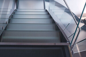 Madras® Matrix Flooring. Anti-slip glass for stair