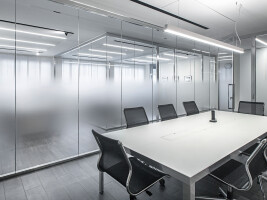 Madras® Nuvola. Gradient satin glass for partition