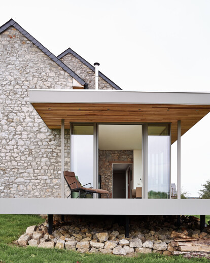 Renovation & extension of a holiday house