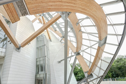Frank Gehry's Fondation Louis Vuitton sets sail with multicoloured  installation - DesignCurial