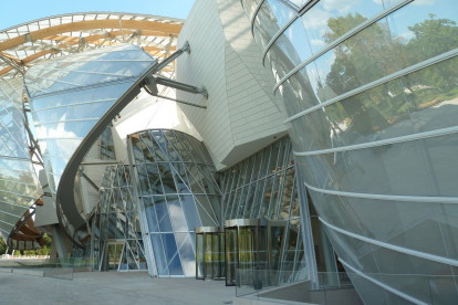 Visiting the Fondation Louis Vuitton in Paris, France. If you love