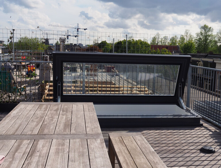 easy access to roof top terrace Amsterdam