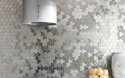 Kitchen featuring Karim for ALLOY Ubiquity tile in brushed solid Stainless Steel