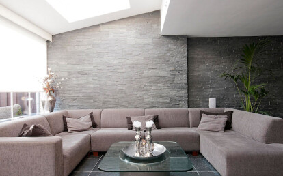 Massive wall cladded with Barroco Stone Panels