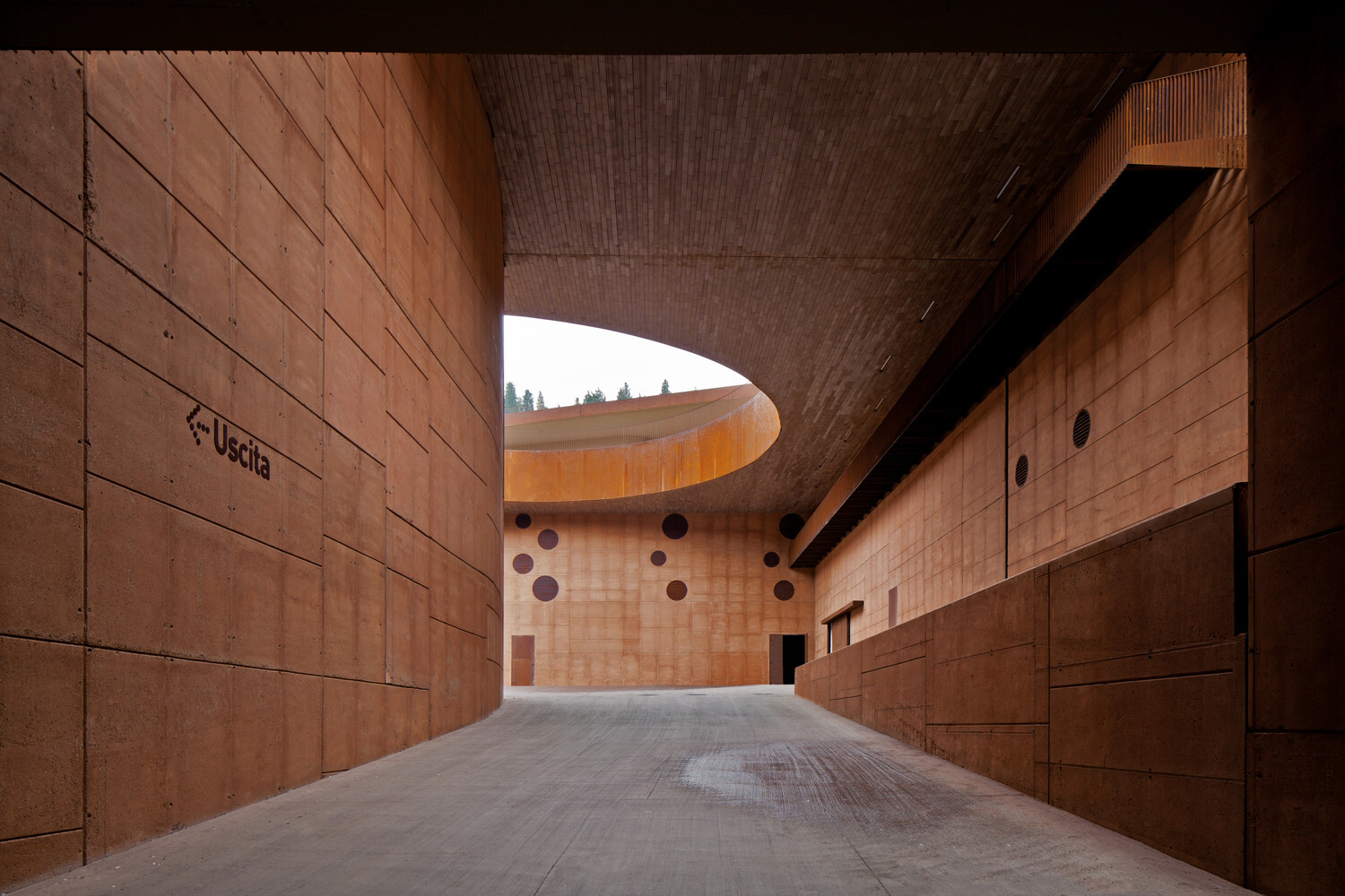 https://archello.com/story/40191/attachments/photos-videos/9 photo_credit Pietro Savorelli