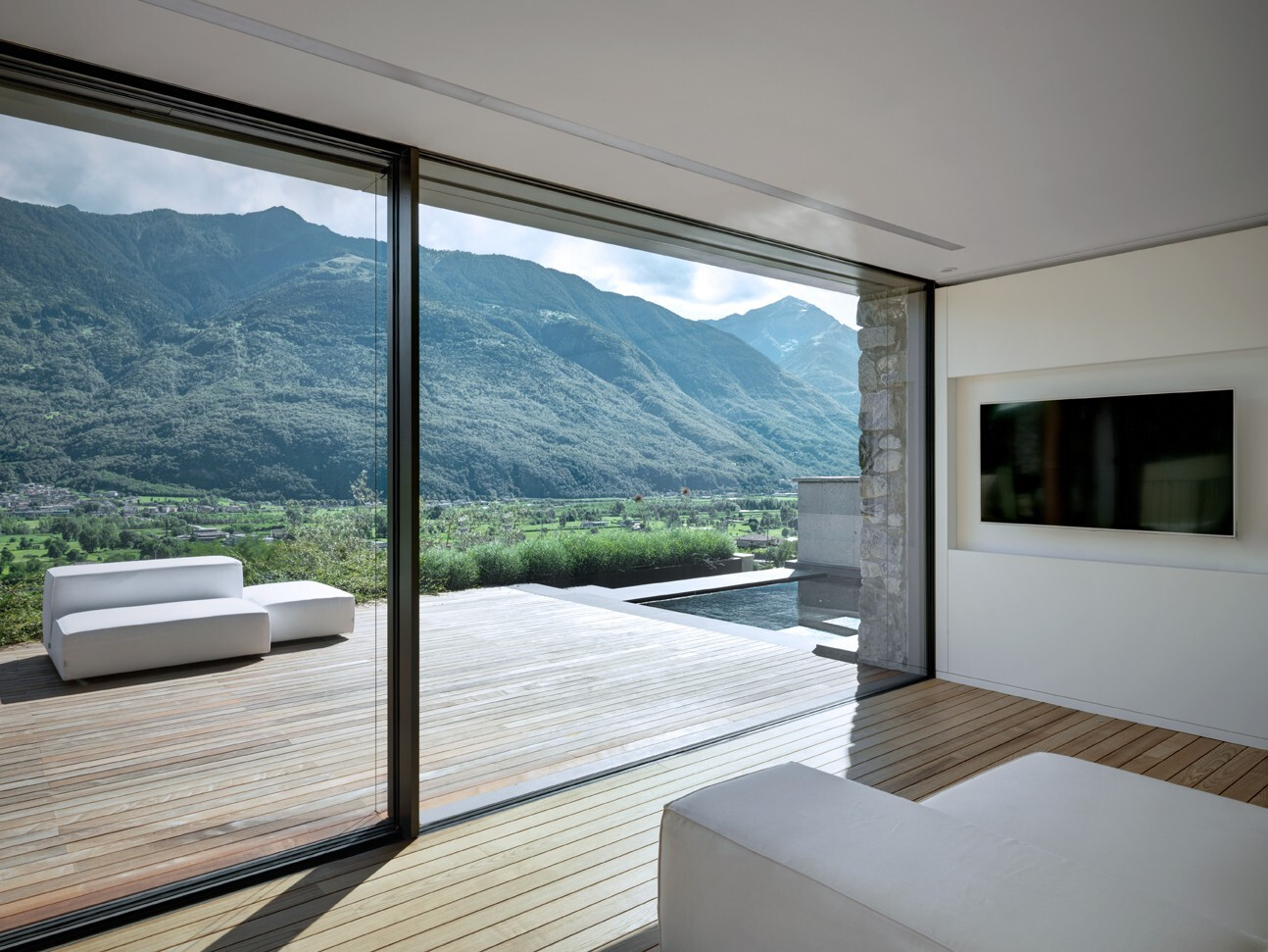 https://archello.com/story/43324/attachments/photos-videos/10 photo_credit Marcello Mariana