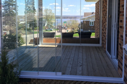 Multitrack Sliding Doors Without Vertica Profiles