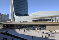 Citylife Piazza Tre Torri retail and plaza